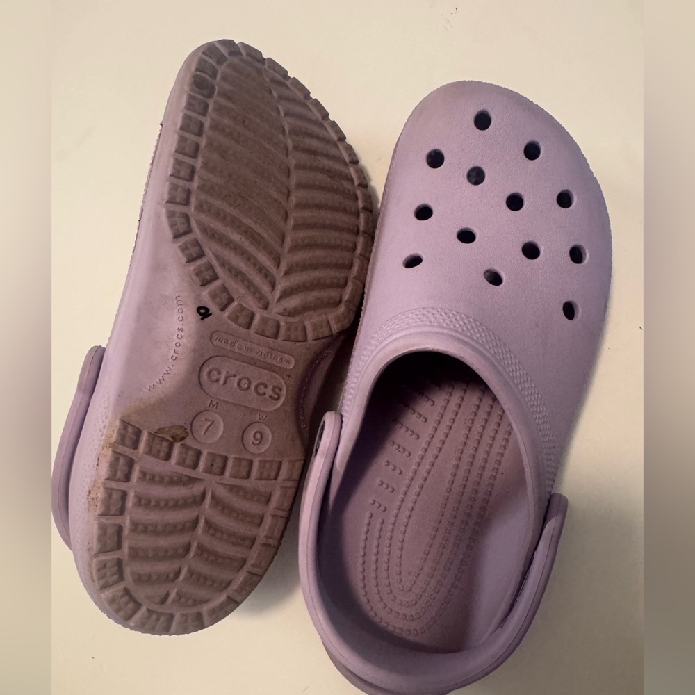 CROCS Women's Lavender Mules - Picture 5 of 6